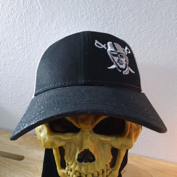 New Era Oakland Raiders Glitter Brim Mesh Snap Back Hat - Picture 2 of 16
